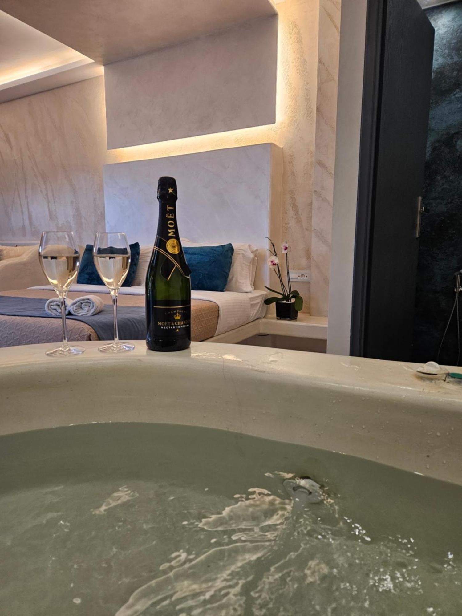 Saint Sin Suites - Adults Only Imerovigli  Bagian luar foto